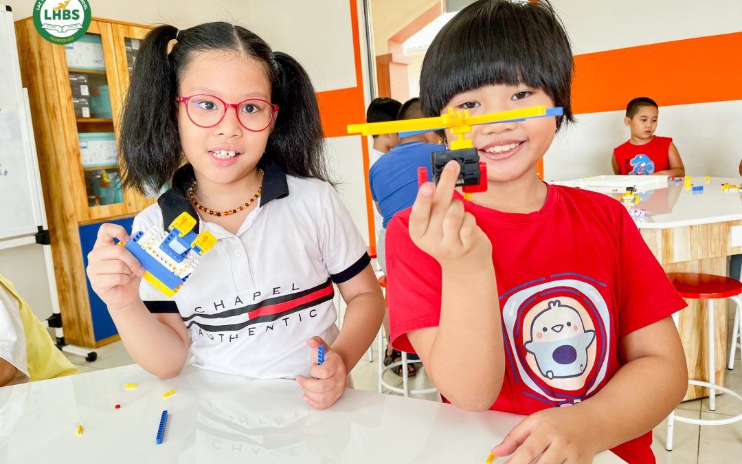 UBTECH đồng hành cùng Trường Song Ngữ Lạc Hồng, đưa môn học Trí Tuệ Nhân Tạo – Robotics vào giảng dạy